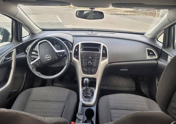 Opel Astra cena 28900 przebieg: 173500, rok produkcji 2013 z Działdowo małe 106